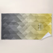 Yellow Grey Cool Ombre Geometric pattern Moonogram Strandtuch (Vorderseite)