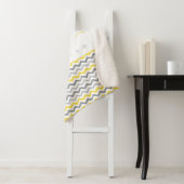 Yellow & Grey Zig Zag Stripes Hello World Quote Sherpadecke (Beispiel)