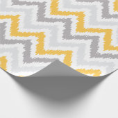 Yellow Grey Zigzags Ikat Pattern Geschenkpapier (Ecke)