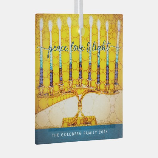 Yellow Hanukkah Menorah Peace Liebe Script Ornament Aus Glas (Vorderseite Rechts)
