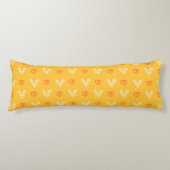 Yellow Hearts Pattern Body Pillow Seitenschläferkissen (Vorderseite)