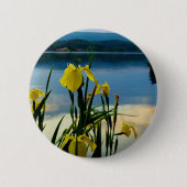 Yellow Iris am Lake Shore Button (Vorderseite)