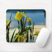Yellow Iris am Lake Shore Mousepad (Mit Mouse)