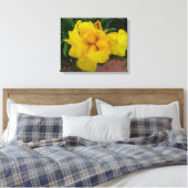 Yellow Iris Blume Leinwand (Insitu (Schlafzimmer))