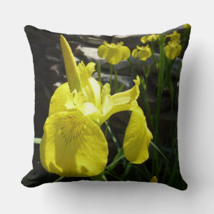Yellow Irises Bright Spring Floral Kissen