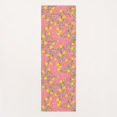 Yellow Jasmine Blume auf Korallenrosa Yogamatte (Vorderseite)