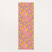 Yellow Jasmine Blume auf Korallenrosa Yogamatte (Rückseite)