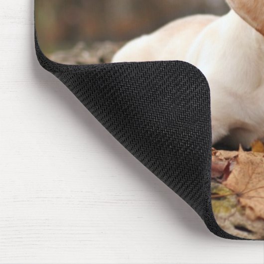 Yellow Labrador Puppy im Herbst Mousepad (Ecke)