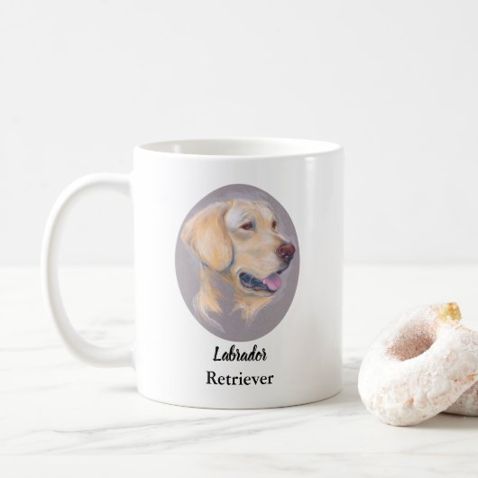 Yellow Labrador Retriever Portrait Personalisiert Kaffeetasse (Mit Donut)