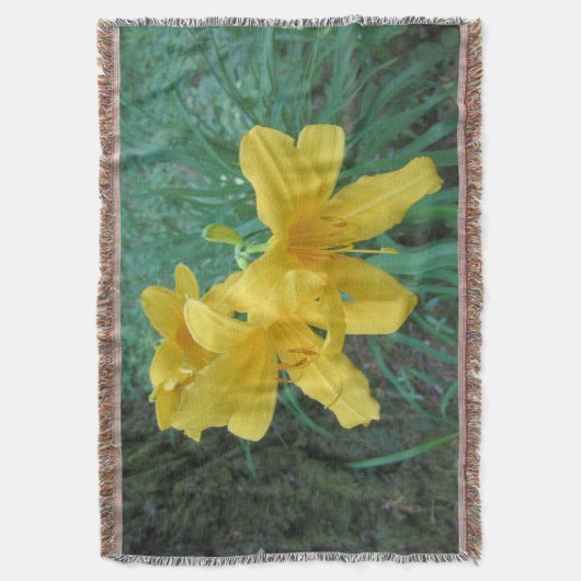 Yellow Lilies Throw Blanket Decke (Vorderseite Vertikal)