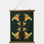 Yellow Lily Blume Mirror Abstrakt Wandteppich Mit Holzrahmen (Vorderseite)