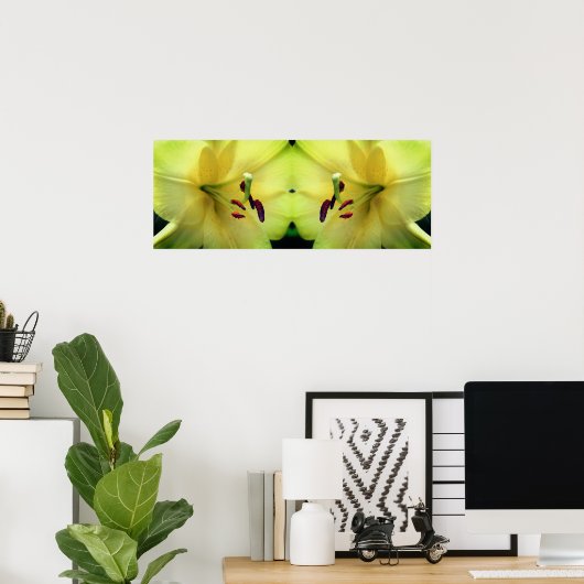 Yellow Lily Blume Petals Mirror Abstrakt Poster (Heimbüro)