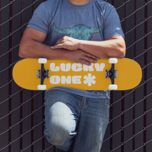 Yellow Lucky One Skateboard (Außenbereich 3)