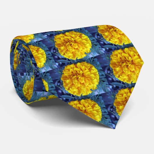 Yellow Marigold Krawatte (Gerollt)