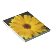 Yellow Marigold Macro Notepad Notizblock (angewinkelt)