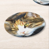 Yellow Mit Augen Calico Katze Realistisches Pet Po Runder Pappuntersetzer (Angewinkelt)