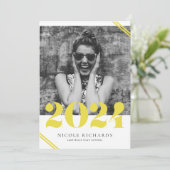 Yellow Modern Class of 2024 Foto Abschluss Einladung (Stehend Vorderseite)