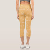 Yellow Modern Gorgeous Geometric Pattern Capri Leggings (Rückseite)