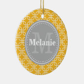 Yellow Modern Squares Pattern Grau Monogramm Keramikornament (Rechts)