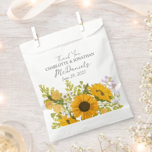 Yellow Modern Sunflowers Bouquet Wedding Geschenktütchen (Ausgeschnitten)