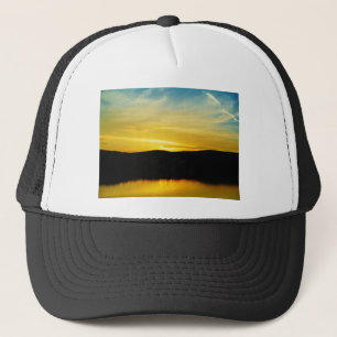 Yellow Mt Lake Sunset Truckerkappe