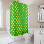 Yellow On Green Polka Dots Pattern Design  Duschvorhang (Beispiel)