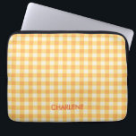 Yellow Orange Ish Preppy Gingham Kariert Laptopschutzhülle<br><div class="desc">Moderne und trendige Gingham karierte Muster in den Sommergelb- und Pfirsichorange.</div>