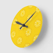 Yellow Pineapple Slices Pattern Runde Wanduhr (Winkel)