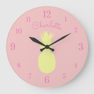 Yellow Pineapple with Custom Name on Pink Große Wanduhr