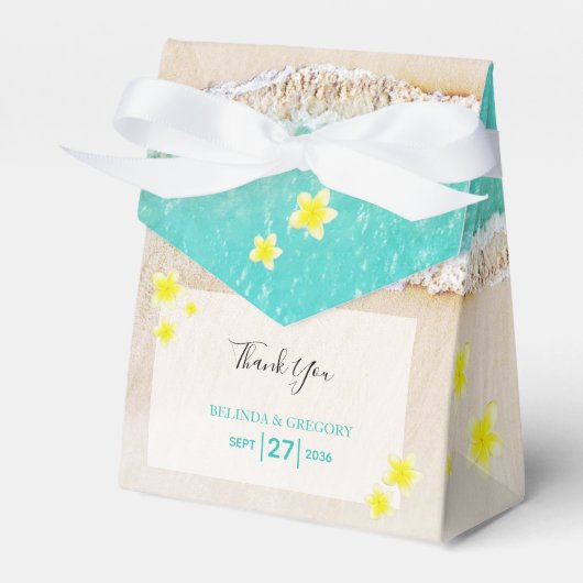 Yellow Plumeria Frangipani Tropical Beach Wedding Geschenkschachtel (Vorderseite)