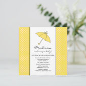Yellow Polka Dots Umbrella Babydusche Einladung (Stehend Vorderseite)