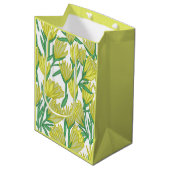 Yellow Protea Design Mittlere Geschenktüte (Vorderseite Schrägansicht)