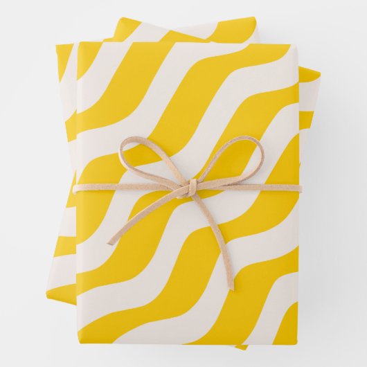 Yellow Psychedelic Stripes Retro Wavy Lines Geschenkpapier Set (Beispiel)