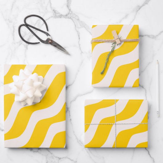 Yellow Psychedelic Stripes Retro Wavy Lines Geschenkpapier Set (Vorderseite)
