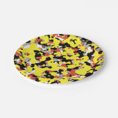 Yellow Red Black Grau Camouflage Camouflage Party Pappteller (Schrägansicht)