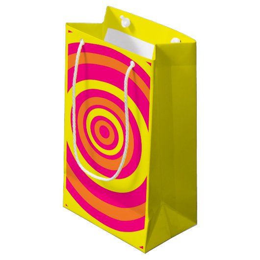 Yellow Retro Style Geschenktasche mit orange und r Kleine Geschenktüte (Vorderseite Schrägansicht)