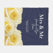 Yellow Rose Mrs. & Mr Bridal Couple Wedding Gift Fleecedecke (Vorderseite (Horizontal))