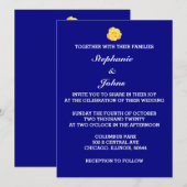 Yellow Rose Navy Blue Floral White Wedding Trendy Einladung (Vorne/Hinten)
