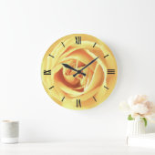 Yellow Rose Print Große Wanduhr (Zuhause)