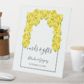 Yellow Roses Wedding Cards & Gifts Sockelschild (In Situ)