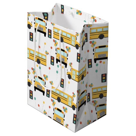 Yellow School Bus Kids Birthday Party Mittlere Geschenktüte (Rückseite Schrägansicht)