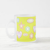 Yellow shapes mug mattglastasse (Links)