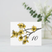Yellow Simple Cherry Blossoms Tischnummer (Stehend Vorderseite)