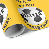 Yellow Soccer Football Balls Kinder Name Weihnacht Geschenkpapier (Rolleneckpunkt)