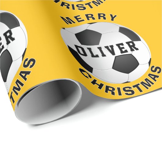 Yellow Soccer Football Balls Kinder Name Weihnacht Geschenkpapier (Rolleneckpunkt)