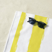 Yellow stripes and a pink crown Beach Towel Strandtuch (Beispiel)