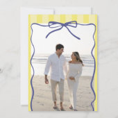 Yellow Stripes Italian Themed Ciao Bambino Photo Einladung (Rückseite)