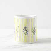 Yellow Stripes with Watercolor Wildflowers Kaffeetasse (Mittel)