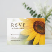 Yellow Sunflower Summer Wedding RSVP Card Karte (Stehend Vorderseite)