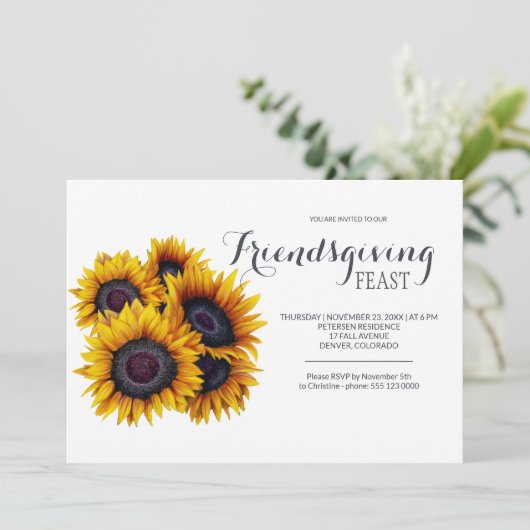 Yellow Sunflowers Bouquet Navy Friendsgiving Fest Einladung (Stehend Vorderseite)